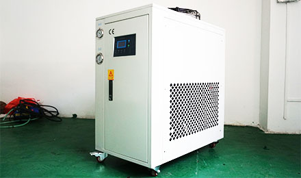 分體式冷水機與其它冷水機有何區(qū)別呢？