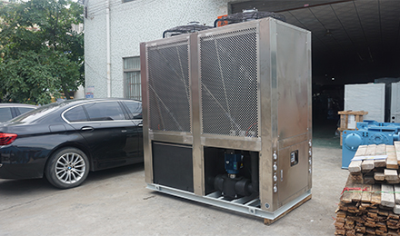 冷水機(jī)壓縮機(jī)出現(xiàn)結(jié)冰現(xiàn)象該如何進(jìn)行解決？